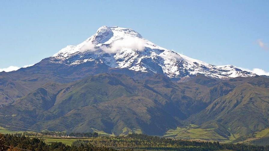 Dos alemanas y un ecuatoriano llevan cinco días desaparecidos tras avalancha en volcán Cayambe