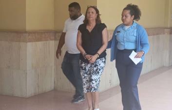 De víctima a cómplice: acusan a mujer de pagar por muerte de su esposo De víctima a cómplice: acusan a mujer de pagar por muerte de su esposo