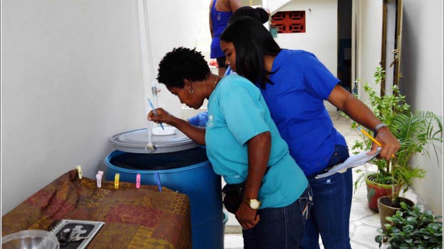 Brigadistas de Salud Pública recorren barrios del Gran Santo Domingo en prevención al dengue