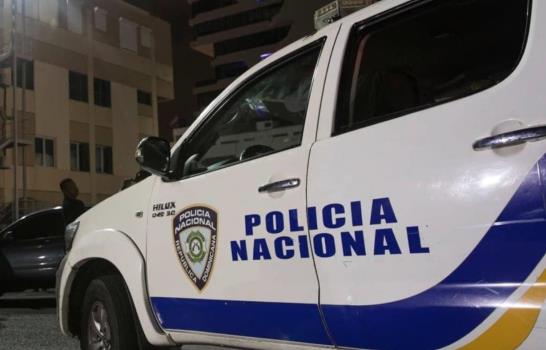 Un civil muerto y un polic&iacute;a herido durante un supuesto intercambio de disparos