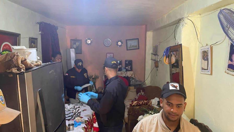 Cuerpo de bisabuela de niña ultimada en asalto en la Gómez presenta “una herida punzante”