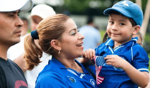 Los latinos en EE. UU. siguen enfrentando estereotipos y barreras laborales, dice estudio