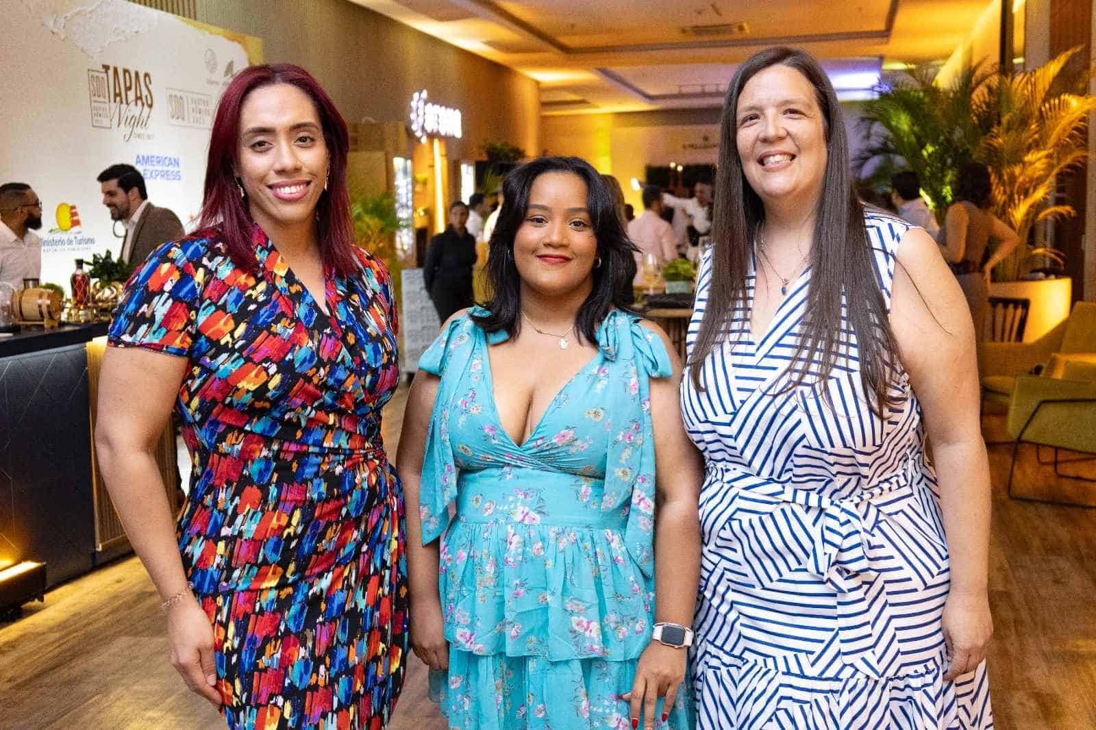 Daira Almonte,  Deirysa Montero y Alfonsina Conde.