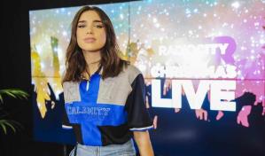 Dua Lipa homenajea a Kylie Minogue con un vídeo en unas piscinas de Barcelona