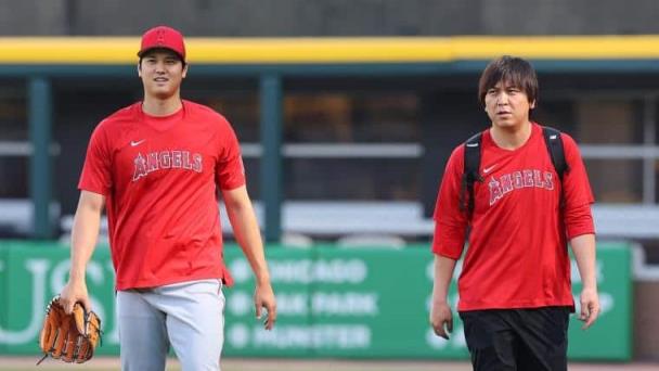 El exintérprete de Ohtani se entrega a las autoridades y se fija una fianza de 25,000 dólares