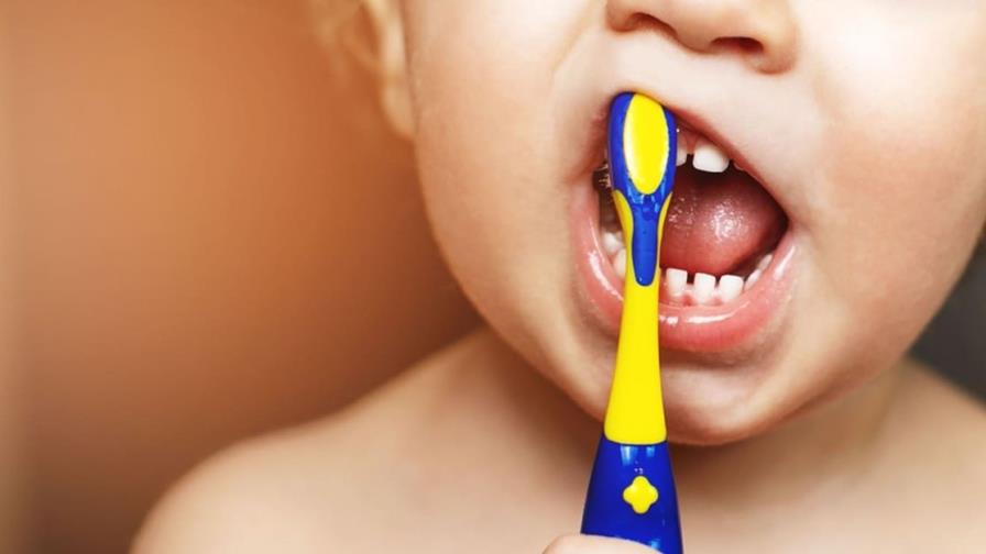 El flúor en la rutina dental pediátrica ¿es conveniente?
