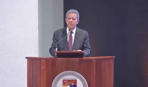 Leonel Fern&aacute;ndez promete materializar las obras que a&uacute;n afectan a la sociedad