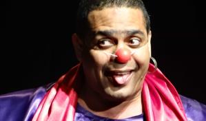 Innovadora versión de Otelo... Sniff en el Teatro Guloya