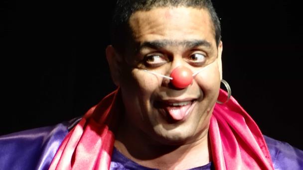 Innovadora versión de Otelo... Sniff en el Teatro Guloya