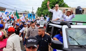 Abinader continua su caravana política en San Pedro de Macorís