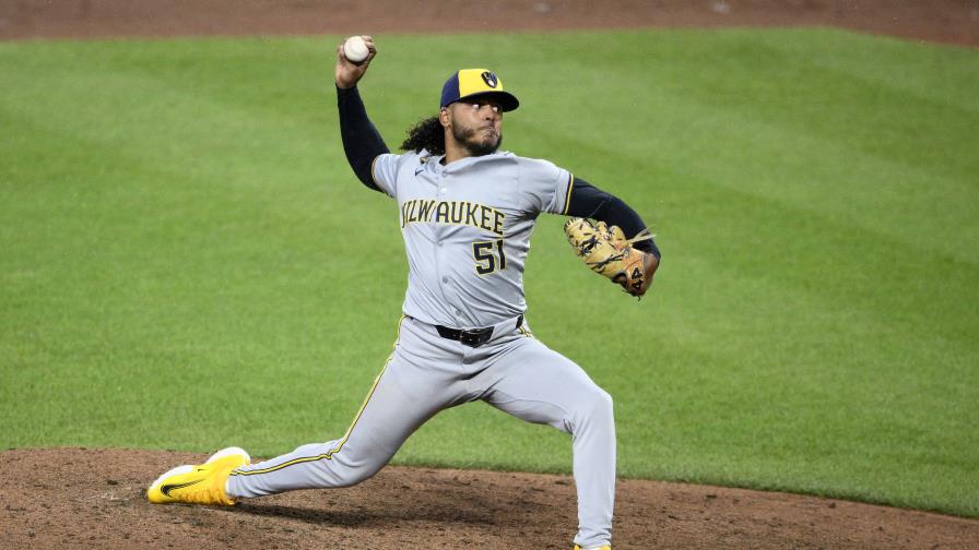 Freddy Peralta busca consolidar su poder ponchador esta temporada Freddy Peralta busca consolidar su poder ponchador esta temporada