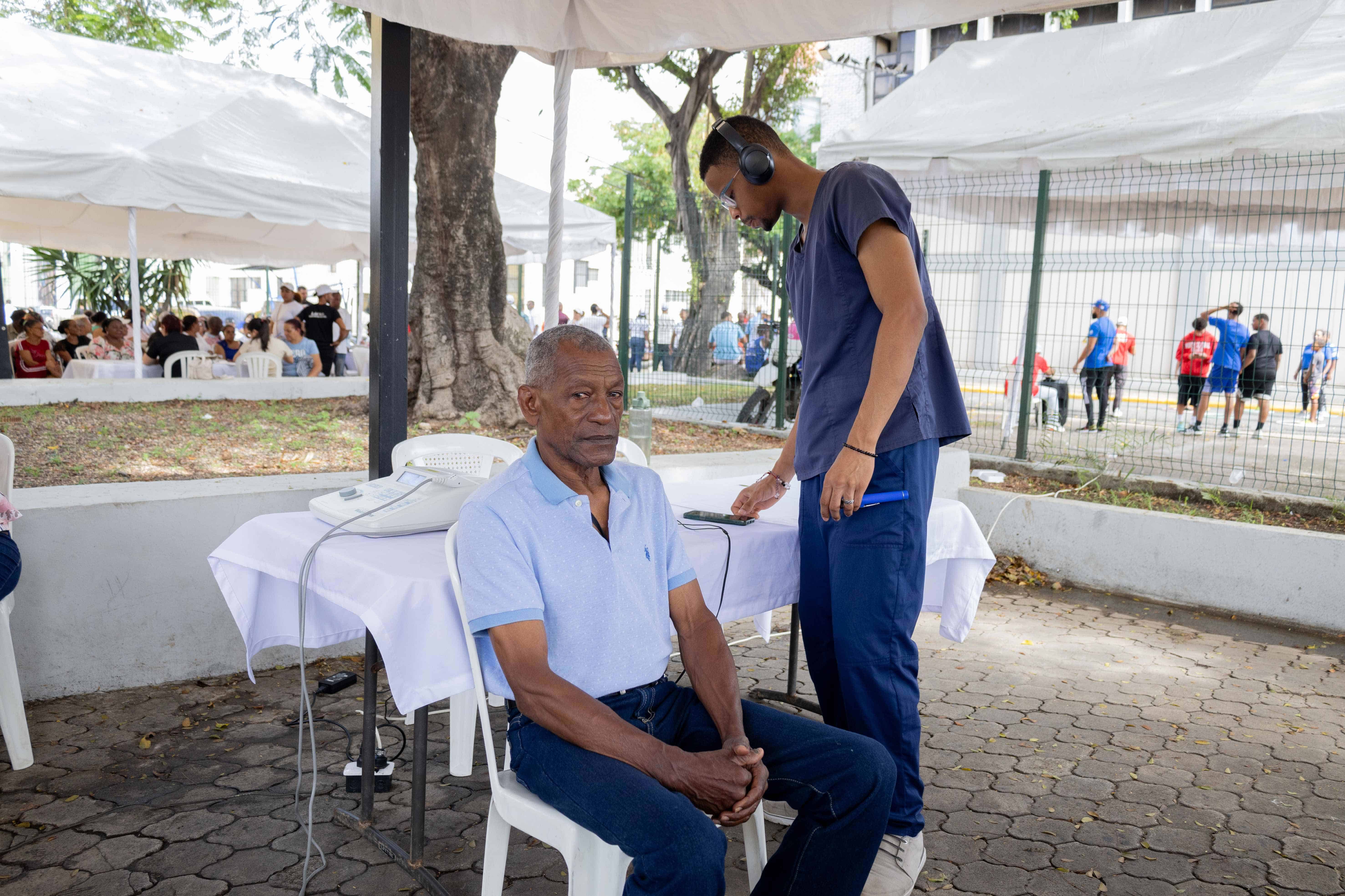 Algunas personas fueron dectadas con problemas de salud