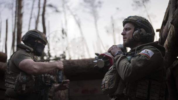 Mueren más civiles en Ucrania entre advertencias por retraso de ayuda de EEUU a fuerzas de Kiev
