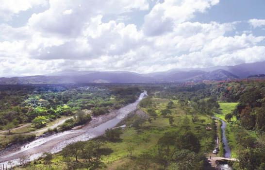 "De la Loma a la Bahía", una iniciativa para resguardar la cuenca del río Yuna