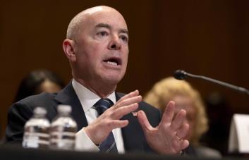 Republicanos activan el juicio político contra Alejandro Mayorkas, el jefe de migración de Biden
