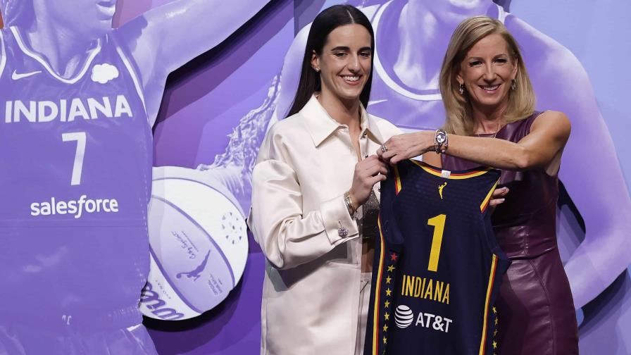 Caitlin Clark, la reina del triple desembarca en la WNBA con las Indiana Fever