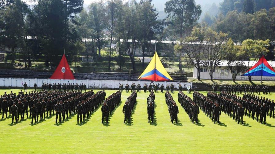 Docentes protestan contra lo que consideran el proceso de militarización en Ecuador