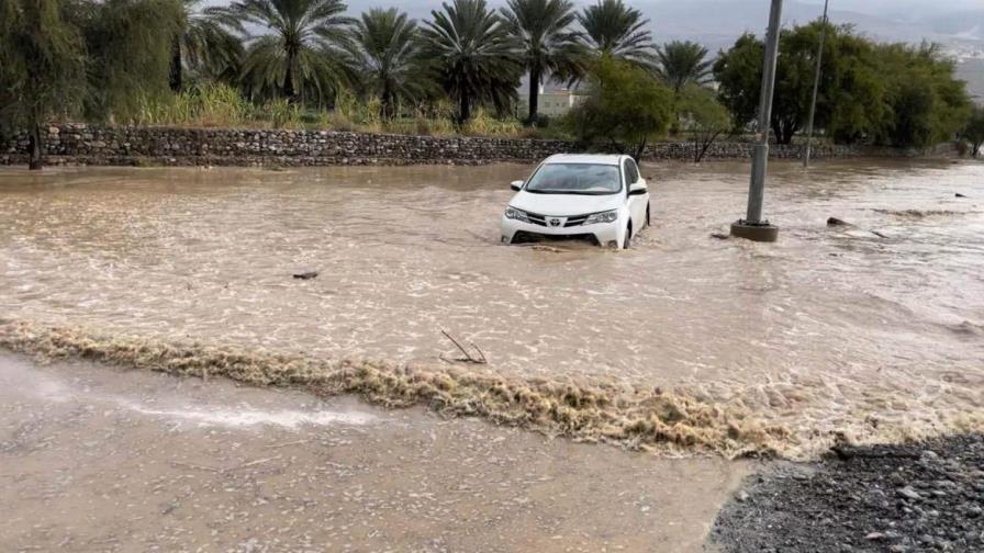 Al menos 16 muertos, incluidos 10 menores, en dos días por lluvias torrenciales en Omán