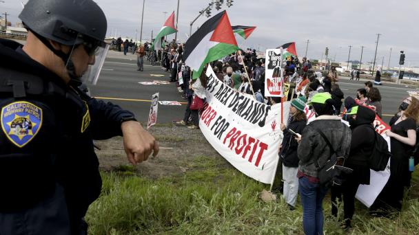 Manifestantes propalestinos bloquean el puente Golden Gate de San Francisco