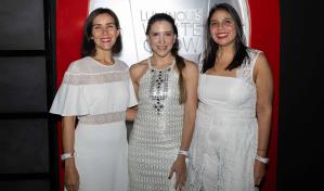 Presentan la nueva crema dental  Colgate Luminous White Glow