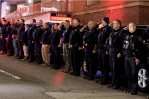 Dos policías y un sospechoso muertos en un tiroteo en una ciudad del estado de Nueva York Dos policías y un sospechoso muertos en un tiroteo en una ciudad del estado de Nueva York