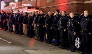 Dos policías y un sospechoso muertos en un tiroteo en una ciudad del estado de Nueva York