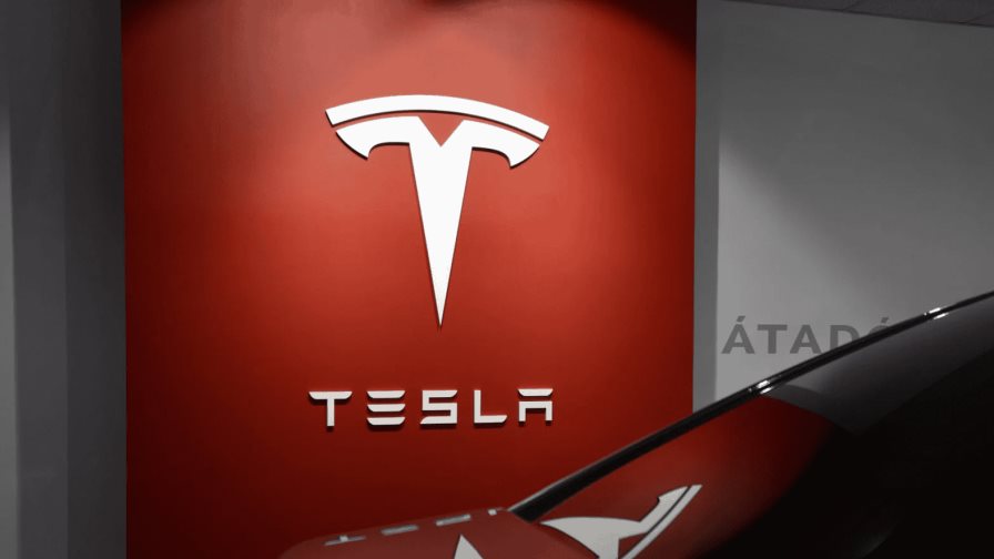 Tesla anuncia a sus empleados que reducirá su plantilla global más de 10 %, según medios