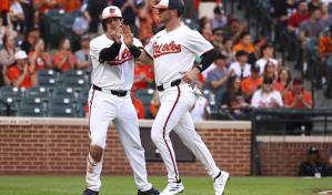 Cedric Mullins brilla con el guante y el bate en triunfo de Orioles sobre Mellizos