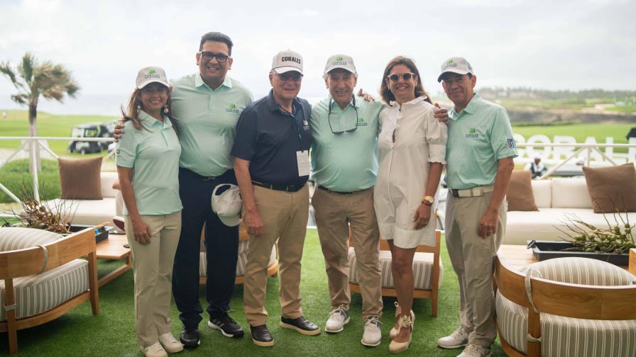 Clientes exclusivos del BHD participan en el torneo de golf PGA Tour