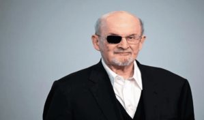 Salman Rushdie relata en Cuchillo el atentado que casi le cuesta la vida