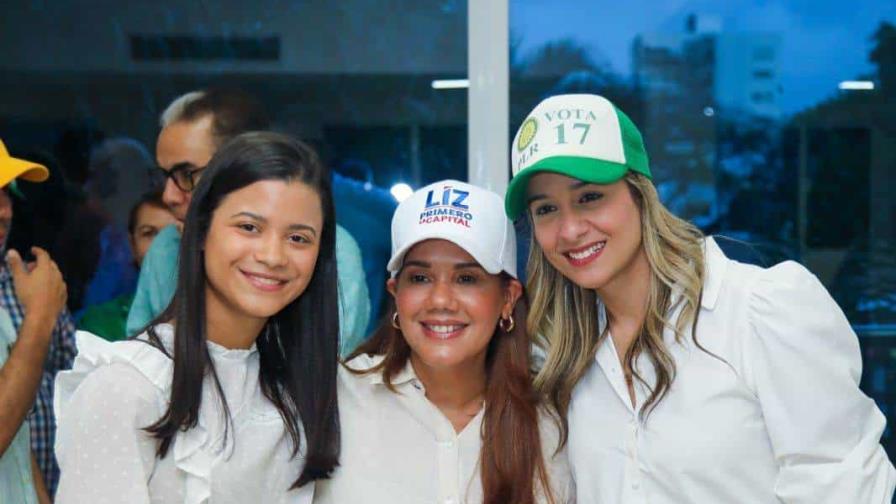 Karina Aristy otorga apoyo a la candidata a diputada Liz Mieses del PRM