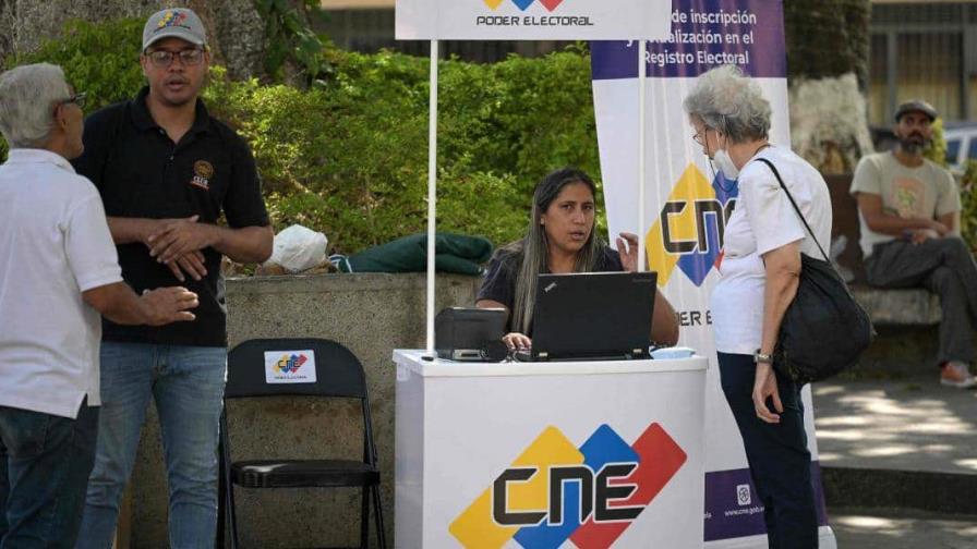 Cierra el plazo para la inscripción de votantes en cara a las presidenciales en Venezuela