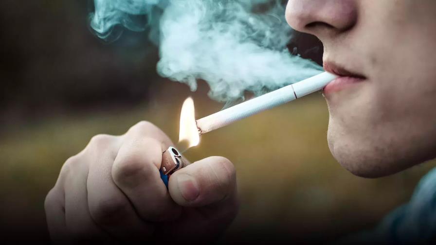 Reino Unido aprueba un proyecto de ley para acabar con el consumo de tabaco
