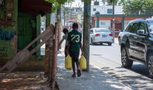 En sectores de Santo Domingo Este reclaman a la Caasd agua potable