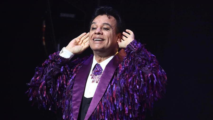 Proyección de concierto de Juan Gabriel es vista por 70,000 en el Zócalo de la Ciudad de México