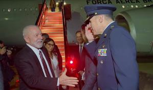 Lula llega a Colombia para tratar con Petro agenda bilateral e inaugurar Feria del Libro