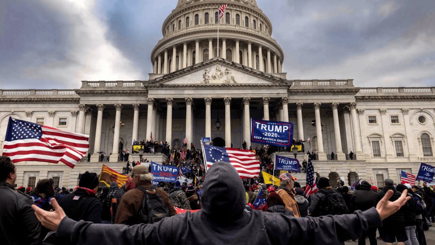 Supremo de EEUU, dividido sobre caso que podría eximir a Donald Trump por asalto al Capitolio