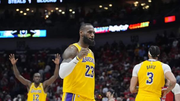 LeBron y Lakers aseguran pasaje con triunfo 110-106 sobre Pelicans