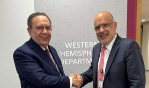 Valdez Albizu participa en reunión de gobernadores de bancos centrales con el FMI