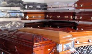 Apresan a uno de seis individuos acusados de robar ataúdes en funeraria de Bahoruco