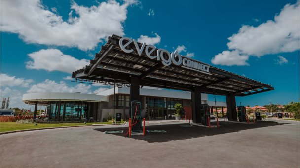 Evergo abre en Bávaro la primera electrolinera en República Dominicana