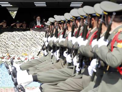 Irán muestra su Ejército, a la espera de un ataque de Israel