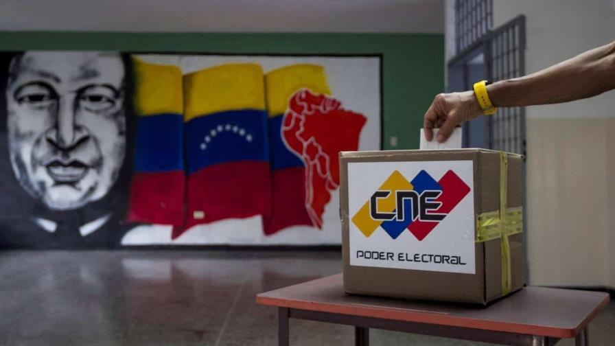 Inhabilitan a otros cinco opositores en Venezuela
