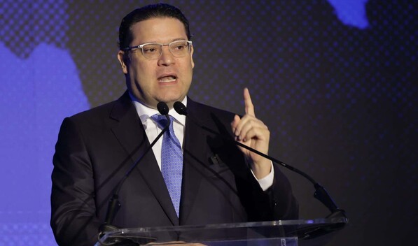 Ministro Sanz Lovat&oacute;n asegura que se negocia con Estados Unidos para reducir aranceles