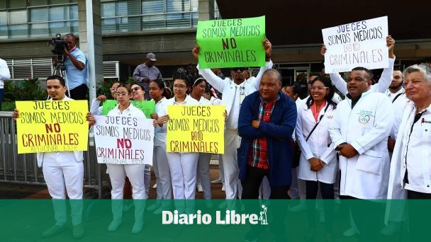 CMD protesta y dice: “Somos médicos, no somos delincuentes”