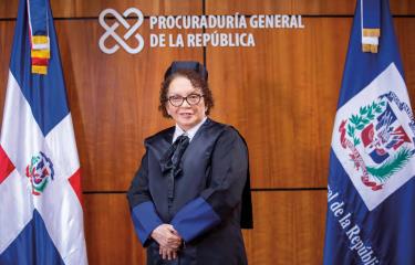 Procuraduría afirma que aumentó sueldos a los fiscales y realizó ascensos