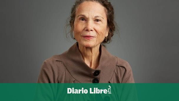 Julia Álvarez critíca el veto en EE.UU. a libros sobre minorías
