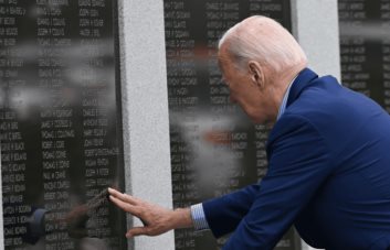 Biden sorprende al afirmar que su tío fue devorado por caníbales
