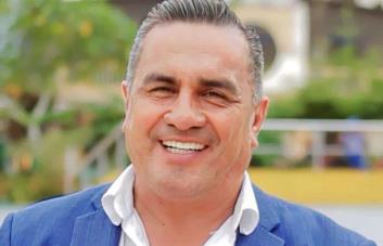 Dos alcaldes asesinados y una crisis eléctrica sacuden Ecuador antes de referendo