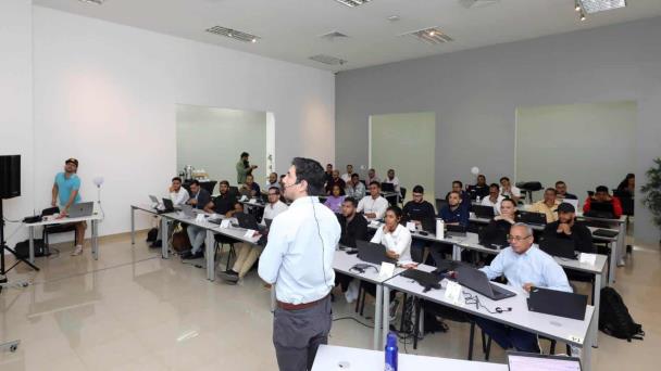 Semilleros digitales: programa para formación de dominicanos en áreas STEM e inteligencia artificial